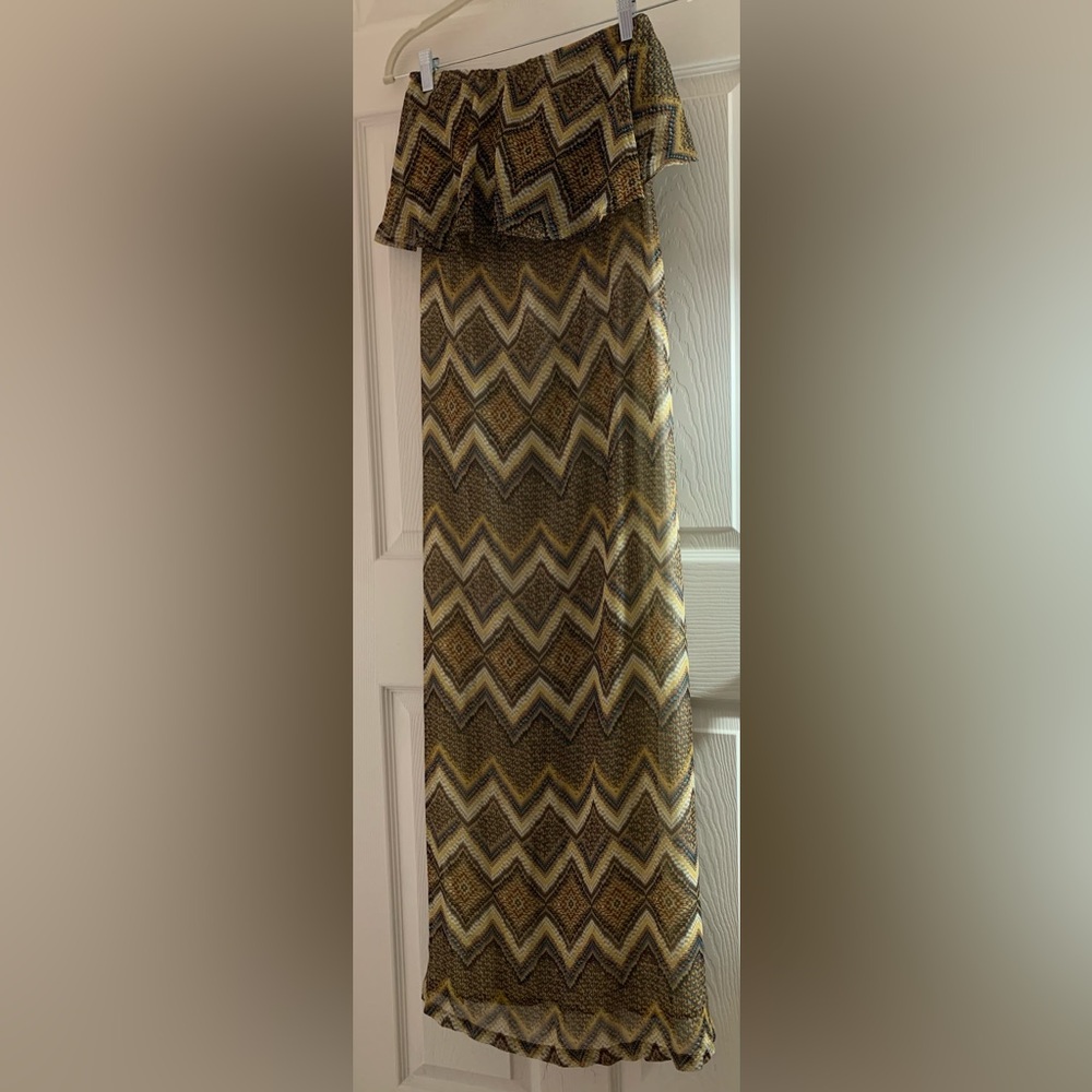 Veronica M Off-Shoulder Maxi Dress in Gold Chevron